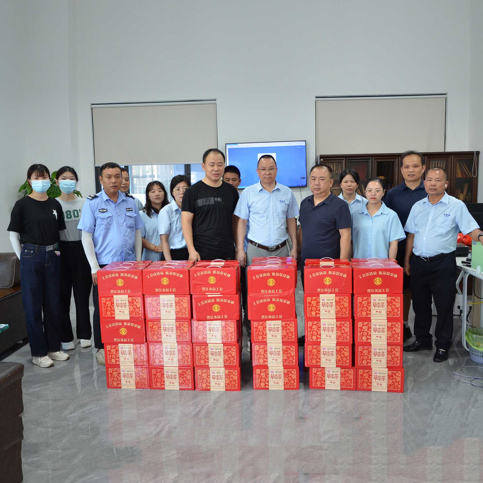 清涼關懷至優安納，工會助力戰高溫